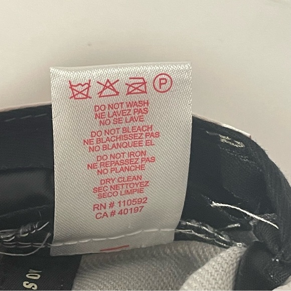 NWT TORONTO RAPTORS NBA COOL GREY SNAPBACK - Picture 9 of 10